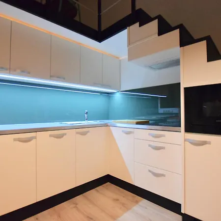 Standard By Hi5-terez Blv *